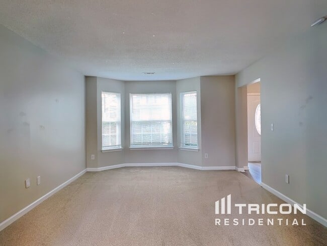 Photo - 4348 Persian Ct SW