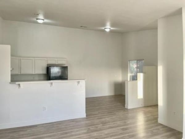 Photo - 2110 Los Feliz St Unidad 2084