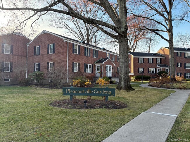 Building Photo - 291 Manville Rd Unit 2D