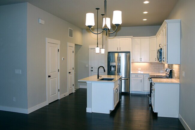 Photo - 5055 River Roads Dr