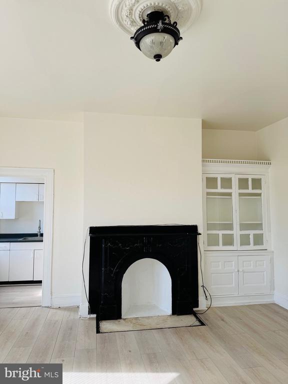 Building Photo - 2202 N Charles St Unit 2R