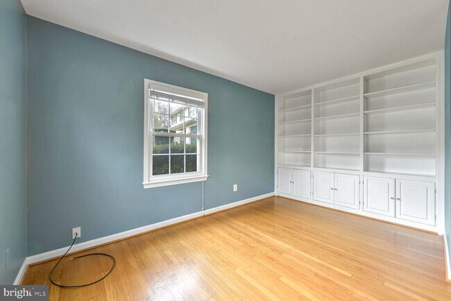 Photo - 6536 Divine St