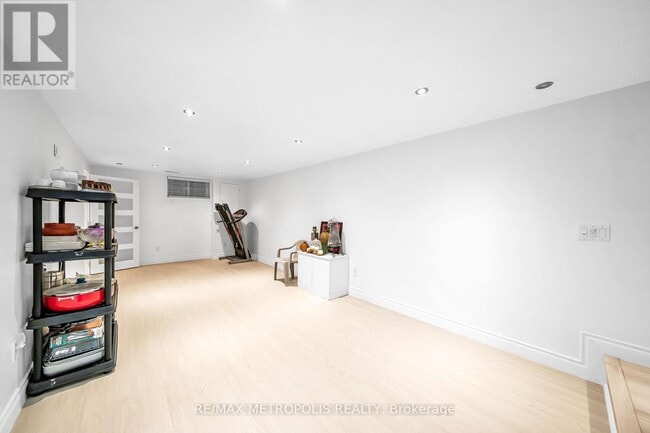 Photo - 834 Sanok Dr