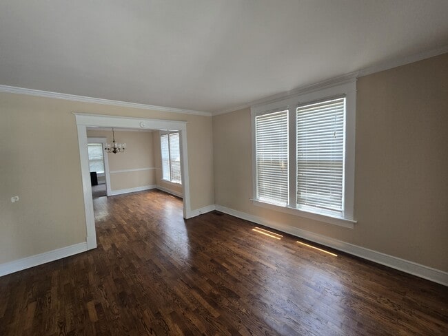 Photo - 614 N Military Ave