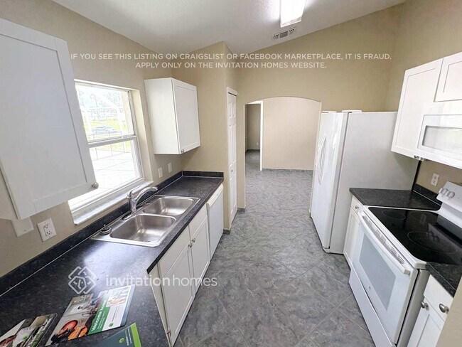 Photo - 3002 Alesio Ave