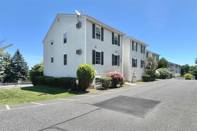 Photo - 18 Lexington Hills Rd Unit 12