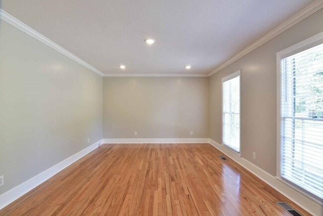 Photo - 426 Forest Glen Dr