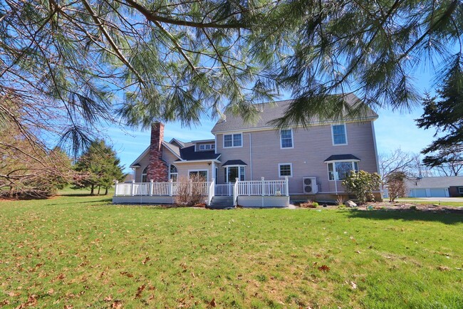 Photo - 21 Longmeadow Dr