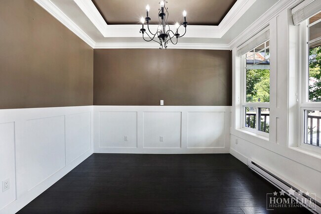 Beautiful Family Home in Panorama Ridge – 3 Bedroom Upper-Level Home with Double Garage
