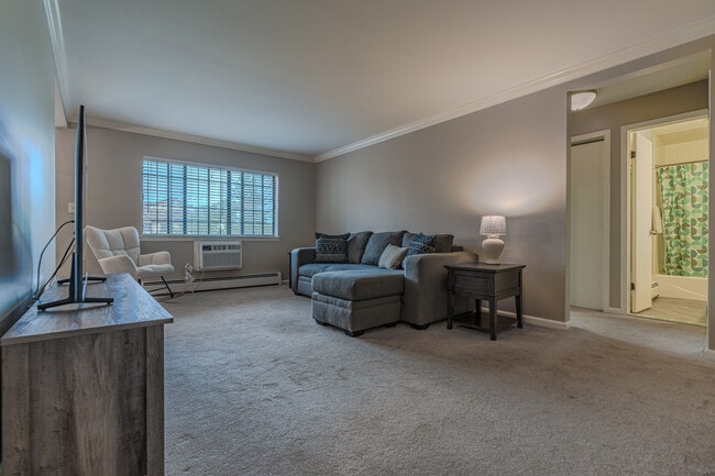 Photo - 19E Kensington Rd Unit E