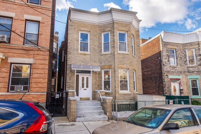 Photo - 211 65th St Apartment Unit 2