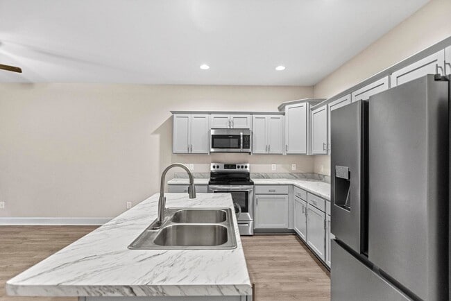 Photo - Large 3br Stonebay Townhome AVAILABLE NOW!