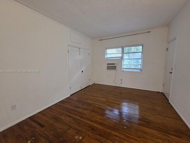 Photo - 850 Jefferson Ave Unit 5