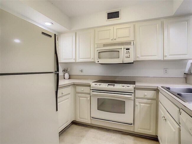 Photo - 4786 Fox Hunt Dr Unit 717