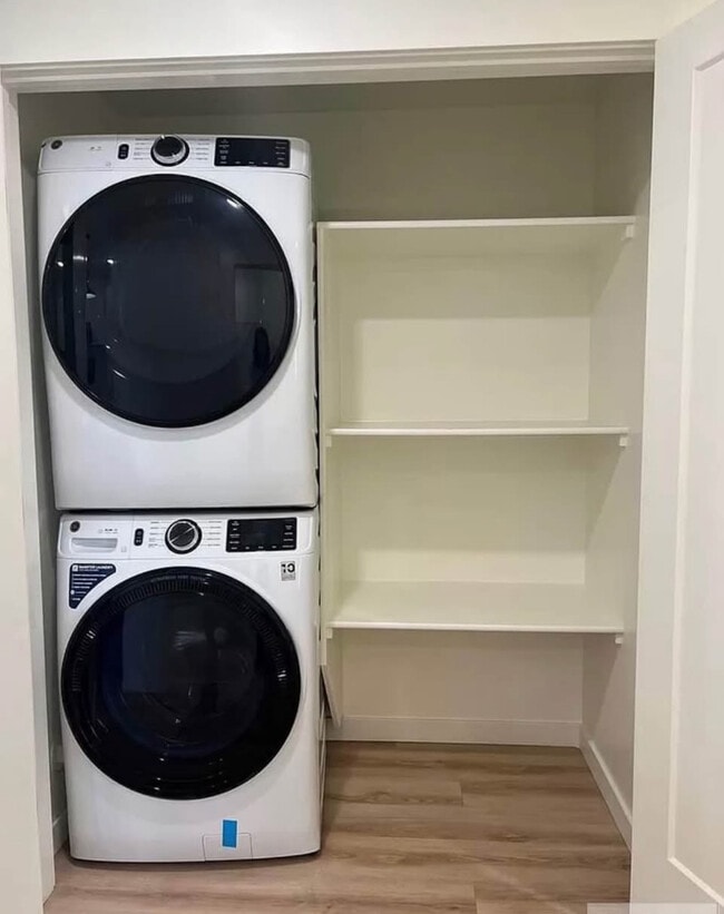 Photo - 311 E Lorene St