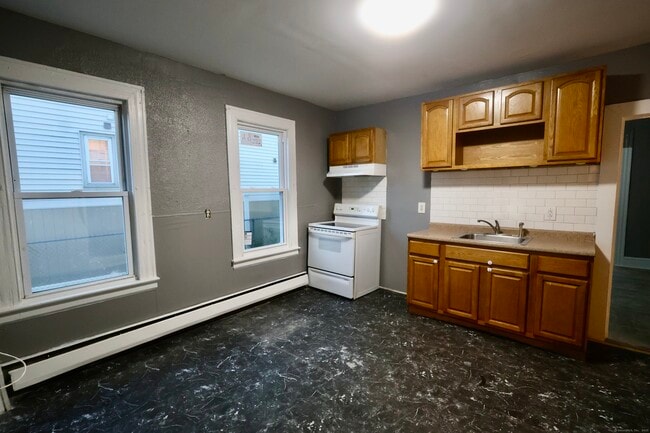 Photo - 660 W Main St