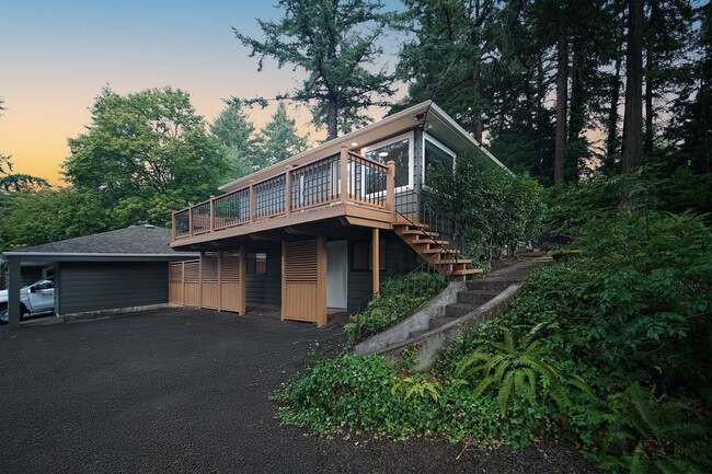 Building Photo - Hamilton House Unit HOUSE