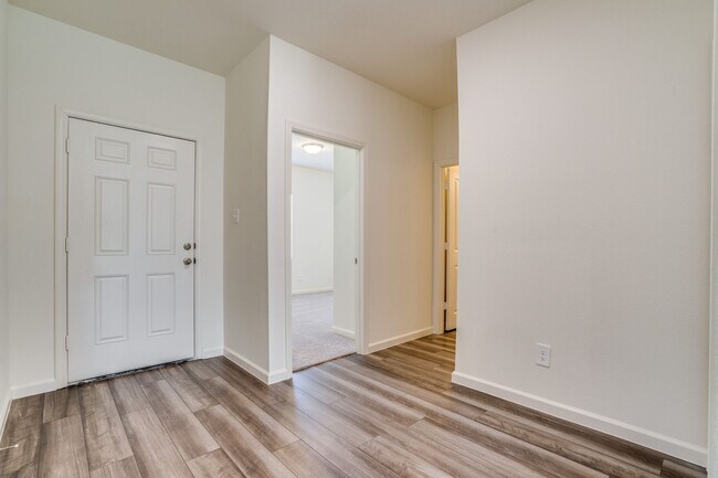 Photo - 778 Camden Dr