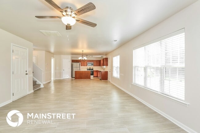 Photo - 204 Slate Dr