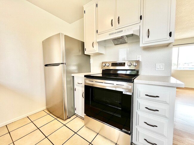 Beautifully Updated 3B 1BA Unit in Lemon G... - Beautifully Updated 3B 1BA Condo Unit in Lemon G...