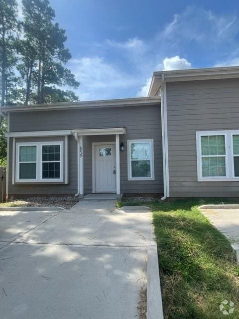 Building Photo - 16839 Balmoral St Rental