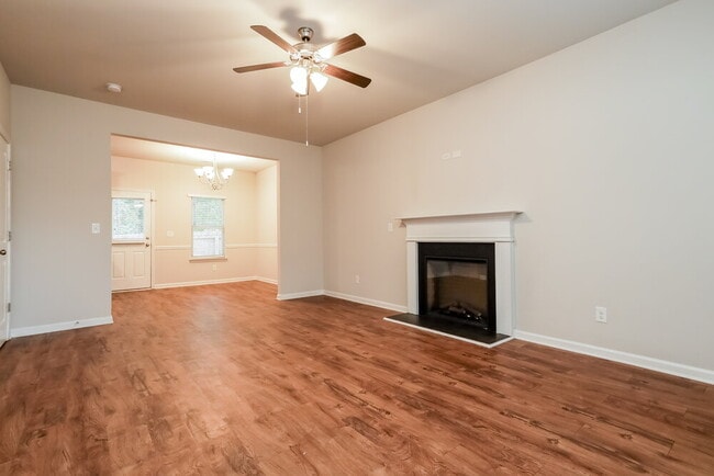 Photo - 624 Benjamin Ct