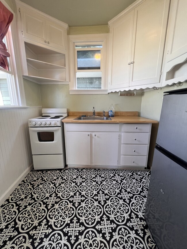 Photo - 415 S Auburn St