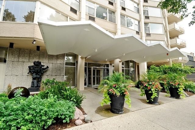 Photo - 555 W Cornelia Ave Condo Unit 1107