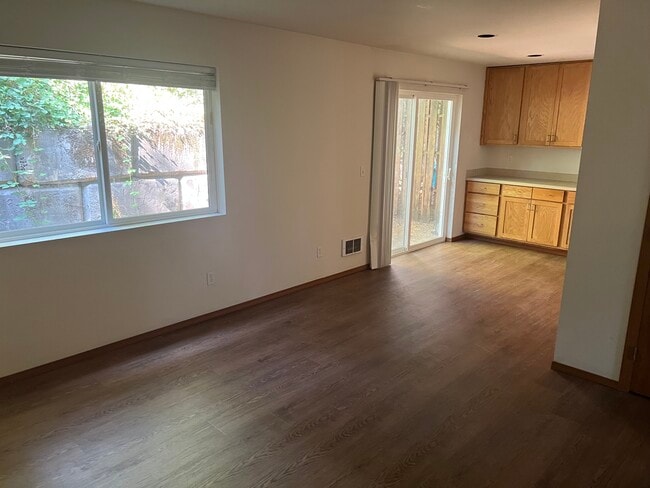 Sala de estar/comedor/cocina - 6223 54th Avenue Ct W