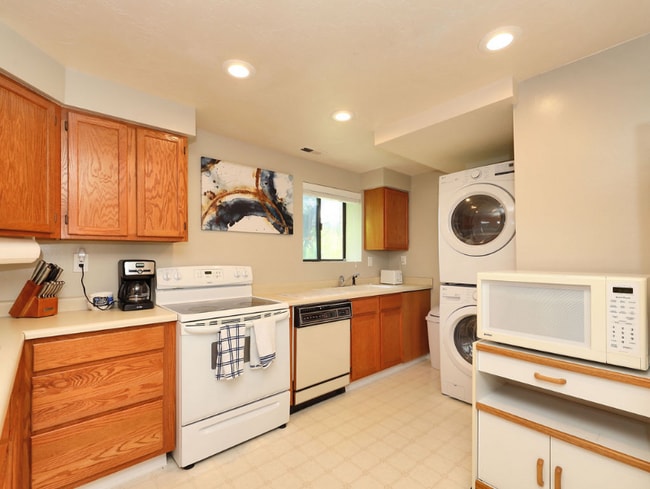 Photo - 7564 S 3500 E Unidad A