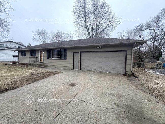 Building Photo - 707 Keniston St N