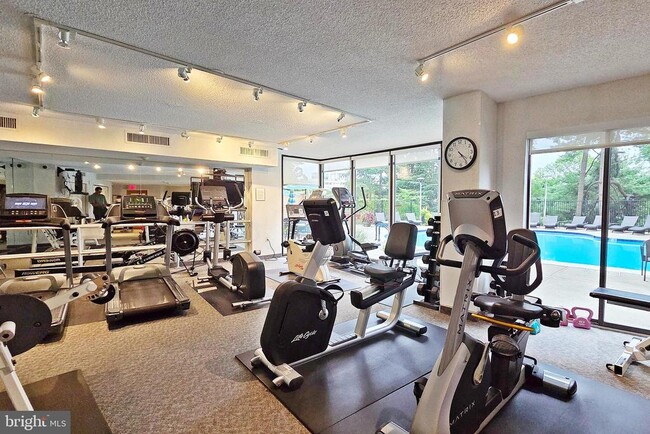 Photo - 1101 S Arlington Ridge Rd Unit 216