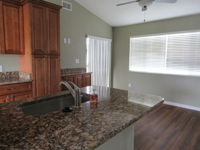 Photo - 526 Beach Park Ln