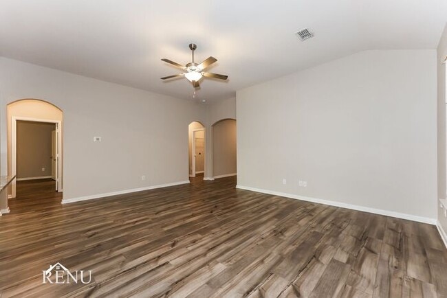 Photo - 2025 Hialeah Dr