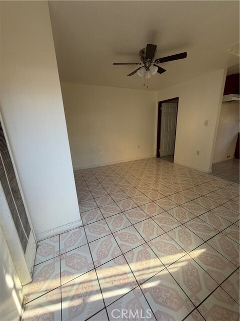 Photo - 529 S Humphreys Ave Unidad 1/2