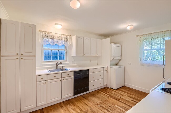 Photo - 918 Hudson St