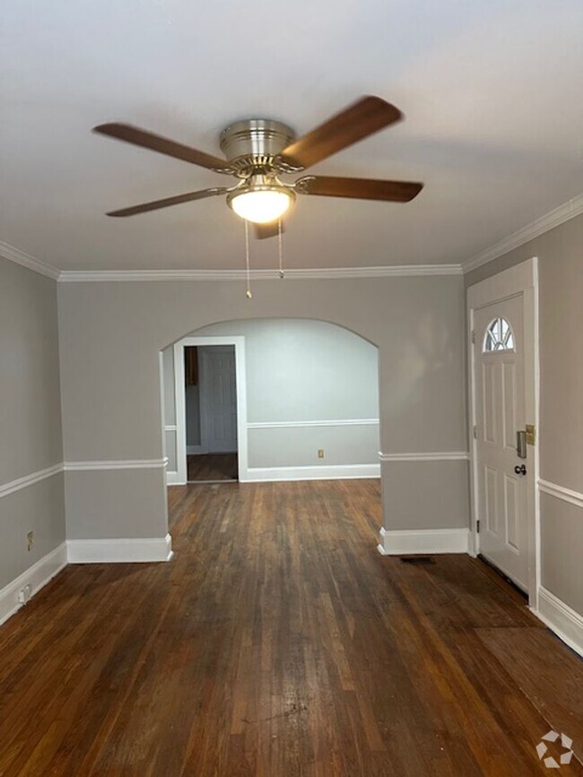 Building Photo - 2 Bedroom 1 Bath with Flex Space! Spartanb... Rental