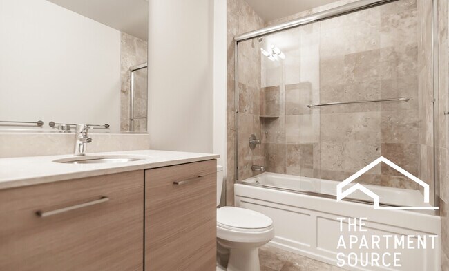 Photo - 915 W Huron St Unit 2