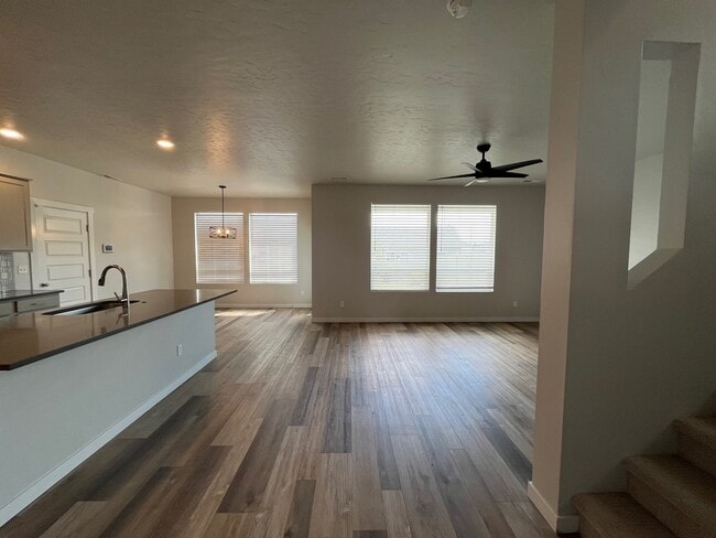 Photo - 1209 W Davenport St