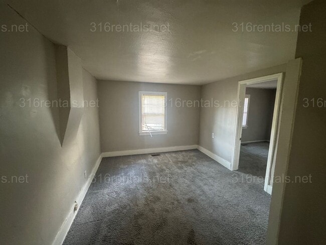 Photo - $850 - 2 bed 1 bath - Single Family Home