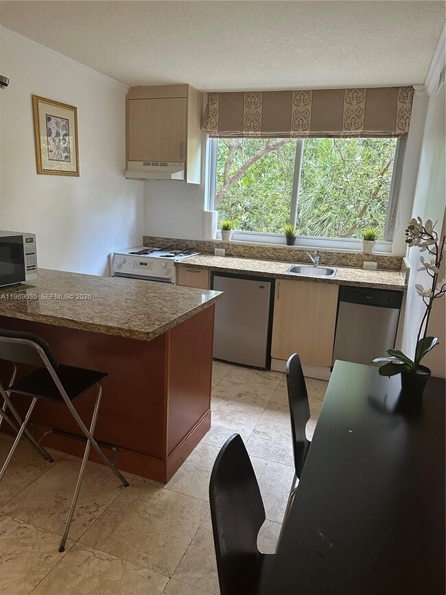 Photo - 2951 S Bayshore Dr Unidad 417