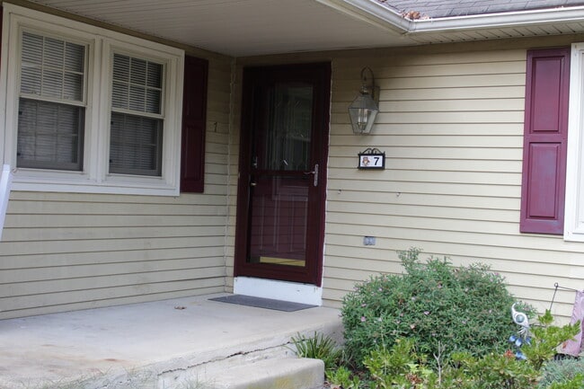 Building Photo - 7 Wisina Ct Rental