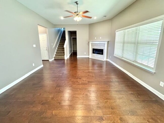 Photo - Now Leasing A 5 Bedroom 3 Bath Home In Oli...