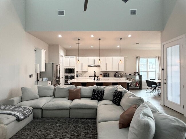 Photo - 11216 Charger Wy