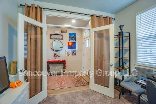 Photo - 11812 NE 137th Ave