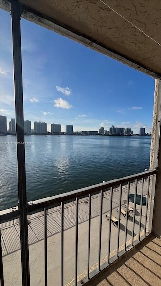 Building Photo - 17500 N Bay Rd Unit S403