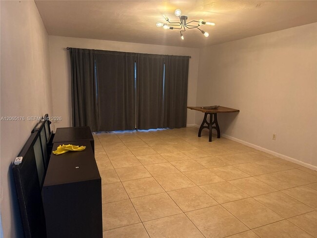 Building Photo - 9301 SW 92nd Ave Unit A102