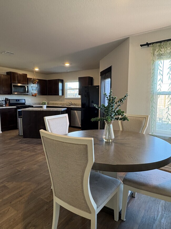 Photo - 5826 Kendall Pr