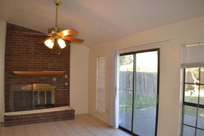 Photo - 1515 Bandera Dr