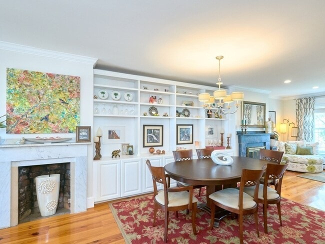 Building Photo - 289 Bunker Hill St Unit 3